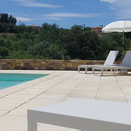 Comfortable Pour La Detente Au Mas La Magdelaine Bed & Breakfast