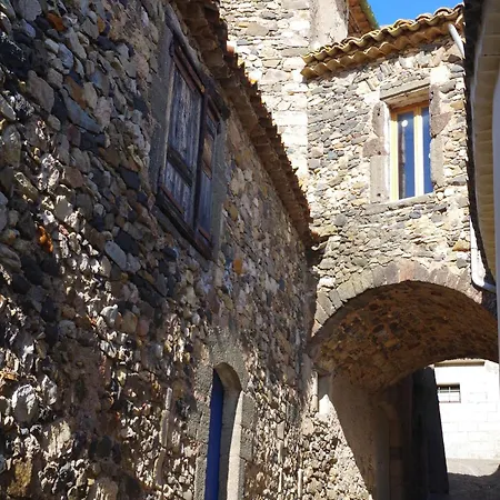 Comfortable Pour La Detente Au Mas La Magdelaine Bed & Breakfast
