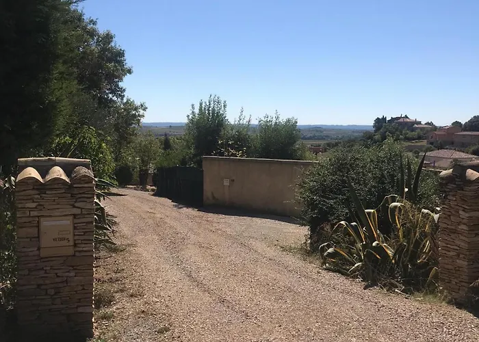 Comfortable Pour La Detente Au Mas La Magdelaine Péret