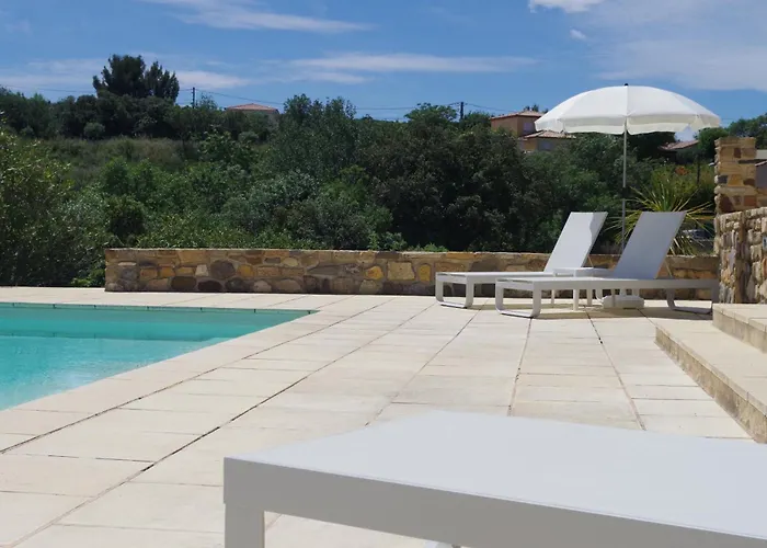 Comfortable Pour La Detente Au Mas La Magdelaine Bed & Breakfast