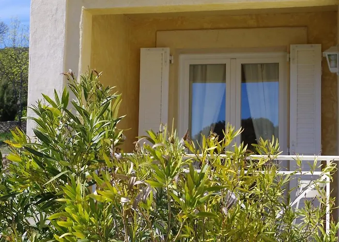 Comfortable Pour La Detente Au Mas La Magdelaine