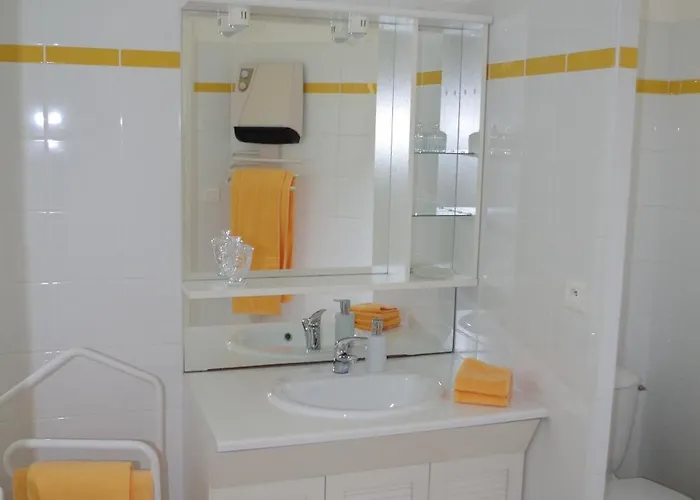 Bed & Breakfast Comfortable Pour La Detente Au Mas La Magdelaine Péret
